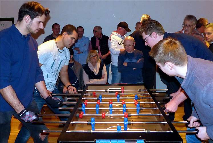 In einem spannenden Finale behielt das Team Jinka Morales/Luca Dahlem (links) die Oberhand gegen Nils Kräf und Robin Thillmann.