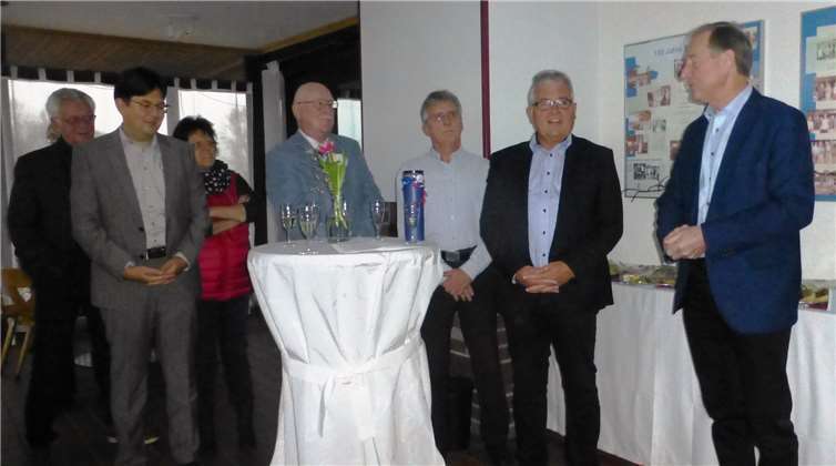 In einem vollen Haus konnte Bernd Franzmann, 1. Vorsitzender des Tennis-Clubs Neuwied, im Rahmen des Neujahrsempfanges den zahlreichen Anwesenden vom erfolgreichen Jahr 2018 und über die Vorhaben 2019 berichten. Privat
