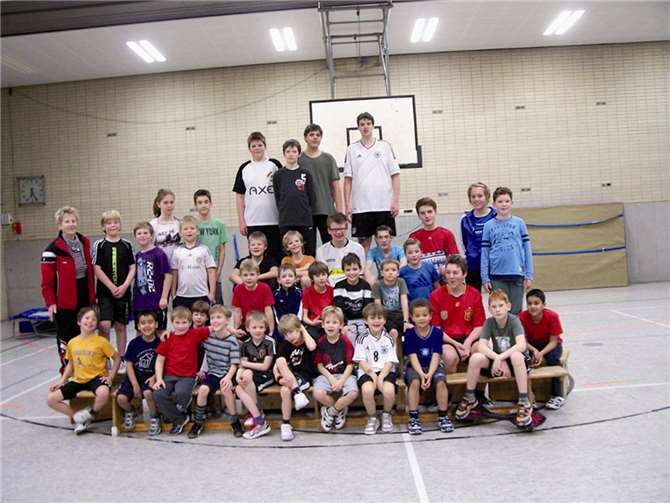 In einer Jahresabschlussfeier wurden die Sportler mit Urkunden und Anstecknadeln geehrt.Privat