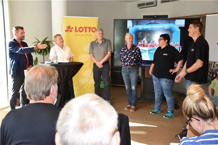 Drei Tage Landesspiele in Koblenz In einer Pressekonferenz stellte Dirk Martin (li.) die Protagonisten der Landesspiele vor.