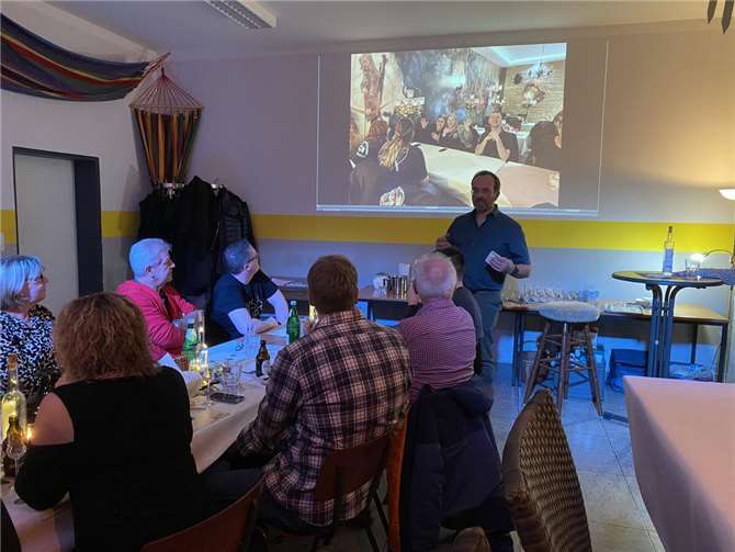 In einer gemütlichen und einladenden Atmosphäre präsentierten Heinz und Nicole Spitz ihre feinsten Tropfen.Foto: privat