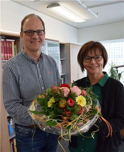 In einer kleinen Feierstunde bedankte sich kürzlich die StadtBibliothek Koblenz bei der langjährigen Vorsitzenden des Fördervereins Lesen und Buch/Freunde der StadtBibliothek Koblenz für Ihren ehrenamtlichen Einsatz.Foto: privat