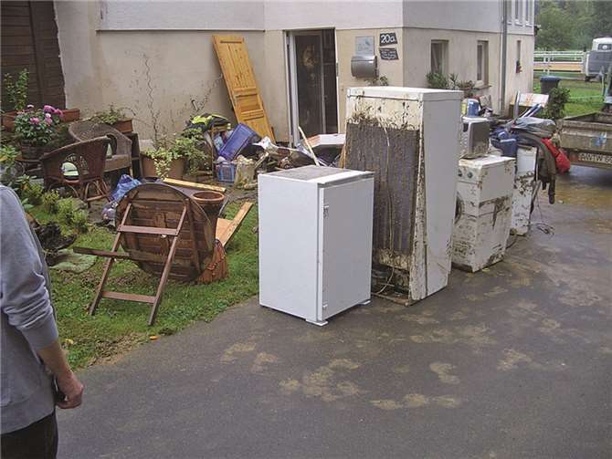 In einigen Fällen bleibt nur die Entsorgung von Elektrogeräten und persönlichen Einrichtungsgegenständen. Verbandsgemeinde Brohltal