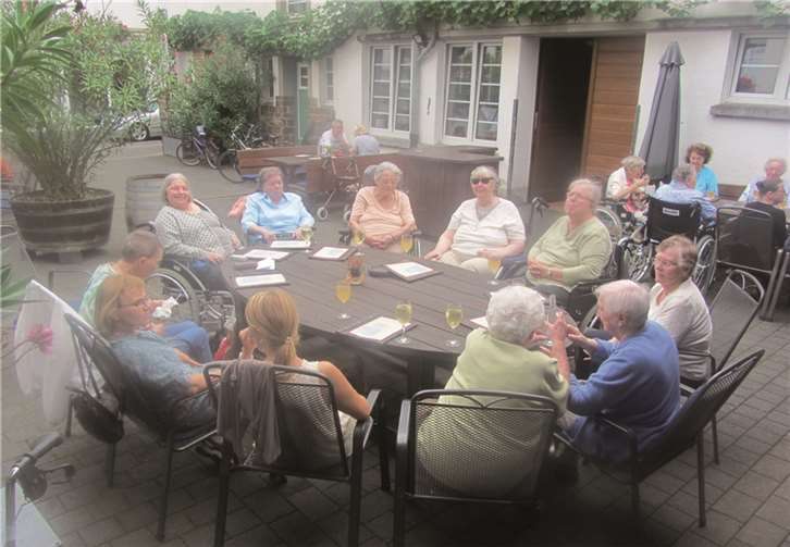 In fröhlicher Runde saßen die Senioren zusammen. privat