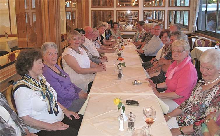 In gemütlicher Runde erlebten die Teilnehmerinnen und Teilnehmer der AWO-Mehrtagesfahrt wunderschöne Tage am und um den Bodensee.privat