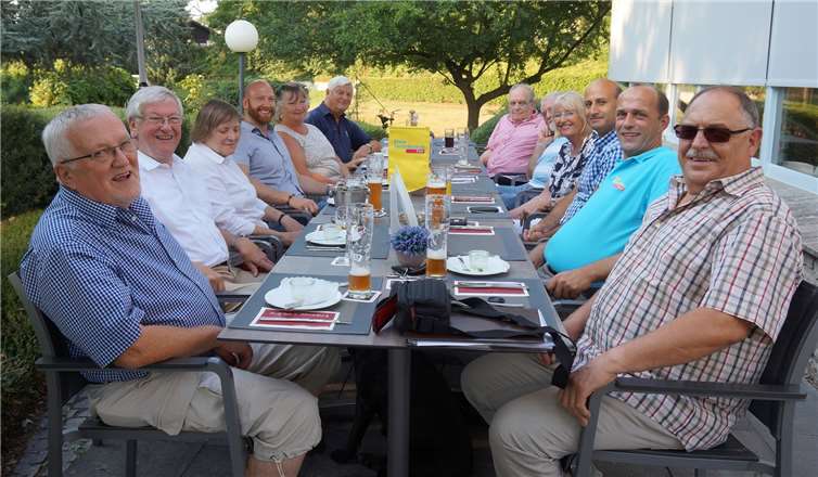 In gemütlicher Runde trotz hoher Temperaturen.privat