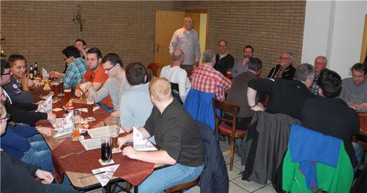 In geselliger Runde konnte das Feuerwehrjahr 2015 ausklingen. Privat