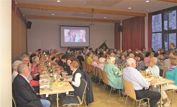In geselliger Runde ließen es sich die Gäste gut gehen.privat