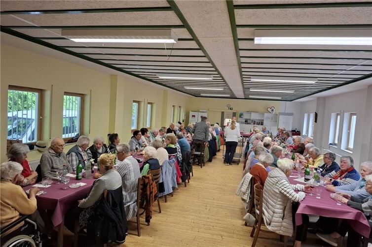 In geselliger Runde verbrachten die Seniorinnen und Senioren den Tag.