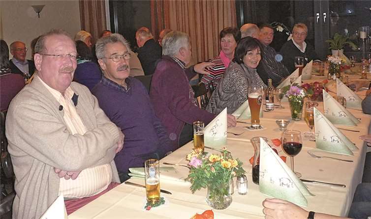 In geselliger Runde verbrachten die Teilnehmer so einige Stunden.privat