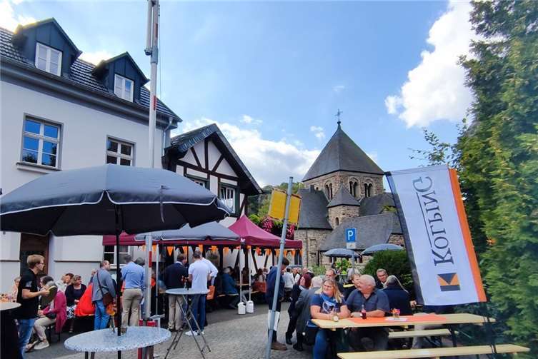 Kolpingsfamilie Altenahr feierte 100-jähriges Bestehen In geselliger Runde wurde gefeiert.