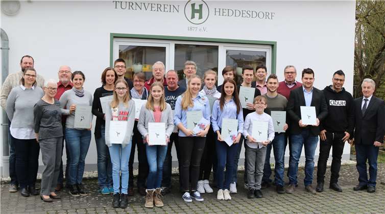 In großer Runde und einem gemütlichen Neujahrsempfang feierte der TVH seine zahlreichen erfolgreichen Sportlerinnen und Sportler des Jahres 2017. privat