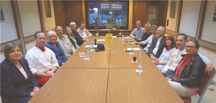 In großer Runde wurden dringende Probleme besprochen und rege diskutiert. FDP Verband Vallendar