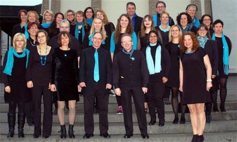 In guter Stimmung präsentieren sich die Voices of Joyprivat