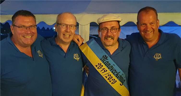 In hartem Wettstreit eroberte Willi Schüller die Schärpe des Manöverkönigs.