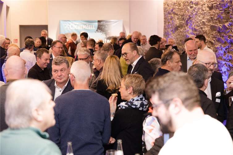 In ihrer Ansprache hob Landrätin Beilstein die weiterhin sehr starke und fruchtbare Vernetzung der Wirtschaft im Kreis hervor. Copyright: Foto Gossler