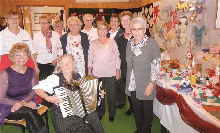 In jedem Jahr geben sich die Frauen mit ihren Handarbeiten besondere Mühe, um ihre Besucher zu beglücken.  Privat