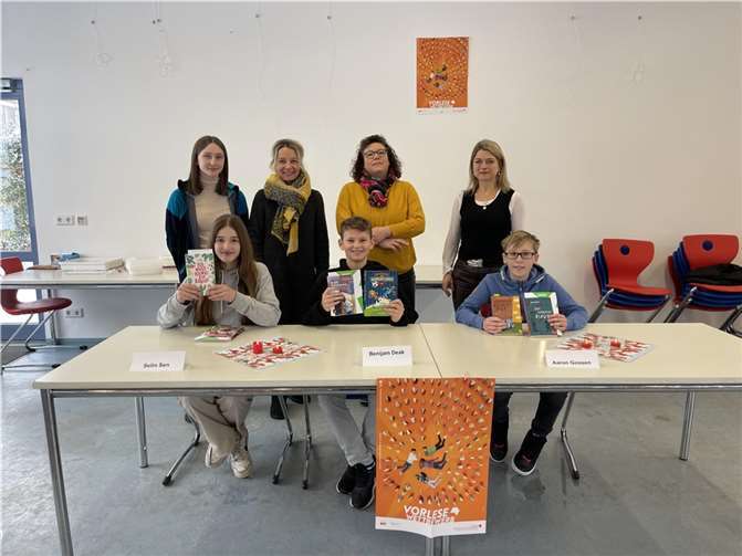 Schulsieger Aaron Gossen aus der Klasse 6c vertritt die Römerwall-Schule auf Kreisebene In klasseninternen Wettbewerben konnten sich Selin Sen (Kl. 6a), Benijam Deak (Kl. 6b) sowie Aaron Gossen (Kl. 6c) als Sieger*in durchsetzen. Quellen: Römerwall-Schule