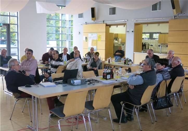 In kleiner Runde fand die ergiebige Arbeitstagung statt. privat