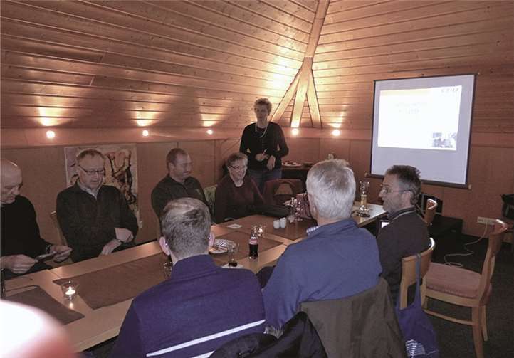 In kleiner Runde wurden viele Informationen ausgetauscht. privat