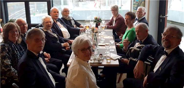 In kleiner und lockerer Runde klangdas 164.Stiftungsfest des MGV Mendelssohn Bartholdy 1855 ev Montabaurin „Stoffels Gerichteküche“, dem Restaurant der Stadthalle Montabaur aus. Foto: privat