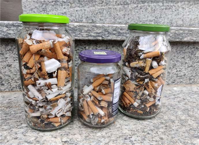 In kürzester Zeit sammelte eine Familie eine viel zu große Menge an Zigarettenkippen.