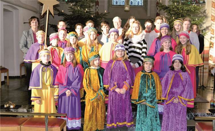 In sechs Gruppen waren die Eicher Sternsinger in diesem Jahr unterwegs und sie konnten eine stolze Summe für Flüchtlingskinder in Afrika zusammentragen. privat