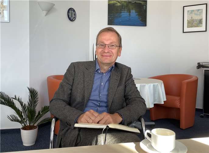 In seinem Notizbuch notiert Sinzigs Bürgermeister Andreas Geron einen Menge - auch die Dinge, die niemals passiert sind.