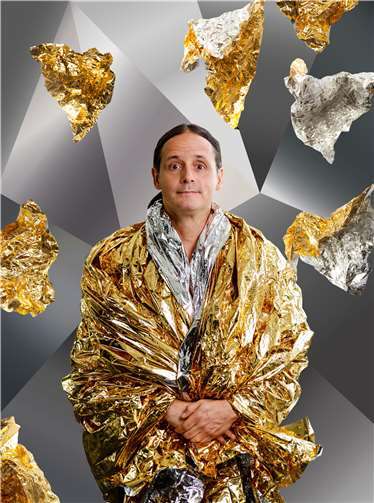 In seinem Programm „KI: Künstliche Idioten“ rast Philipp Weber im Westerwald in die Zukunft. Foto: Simon Buetttner