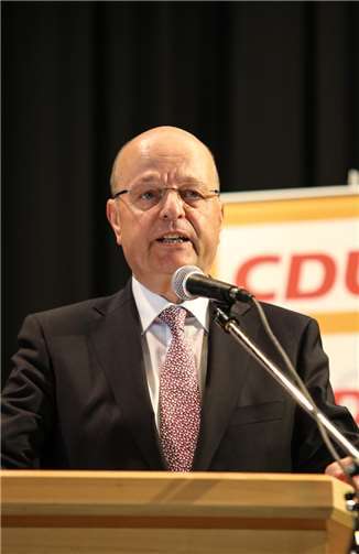 In seiner Abschiedsrede ließ Dr. Weiland verlauten, dass der Wechsel im Vorsitz neue Chancen bietet.