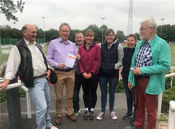 In seiner Freizeit betätigt sich Erwin Rüddel (2. v.l.) gerne sportlich. privat