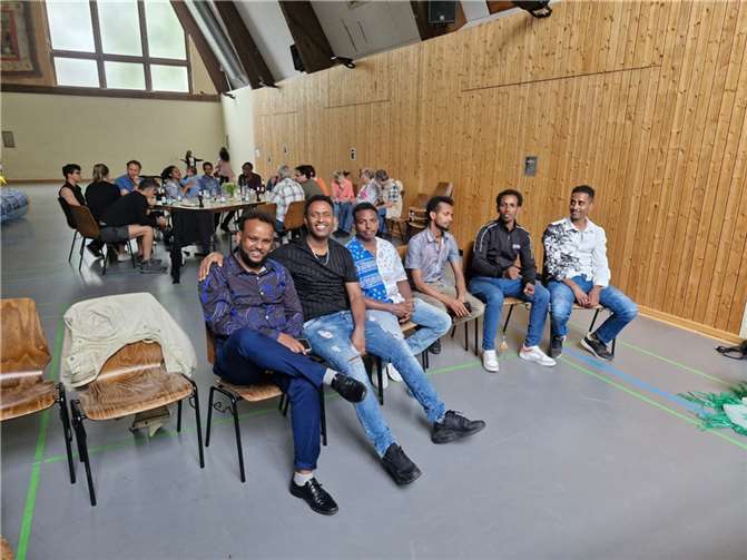 In und um die Vinxtbachhalle in Waldorf hatte die Flüchtlingshilfe zum Sommerfest eingeladen.  Foto: privat