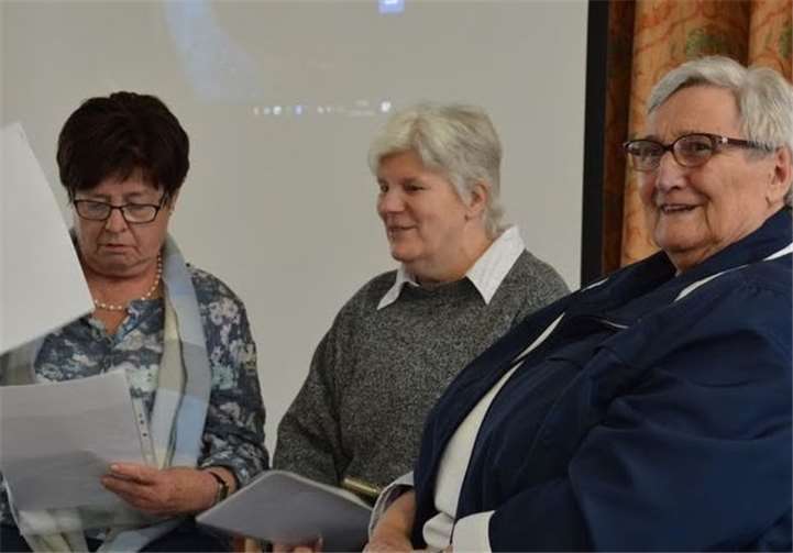 In verschiedenen Rollenspielen wurde das Thema „Wohnen im Alter“ dargestellt. Fotos: privat