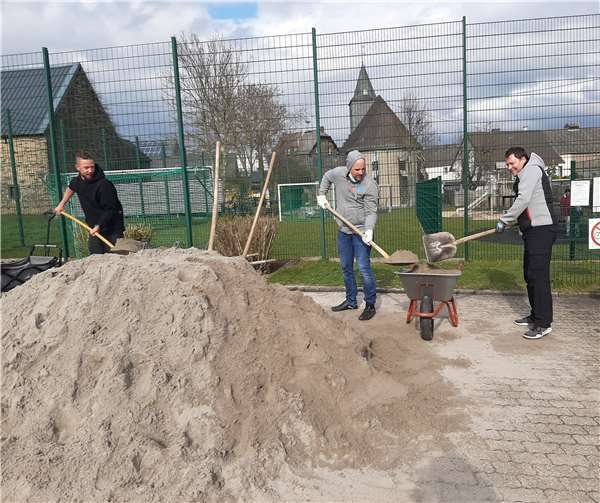 In zwei Stunden war der Sand verteilt.