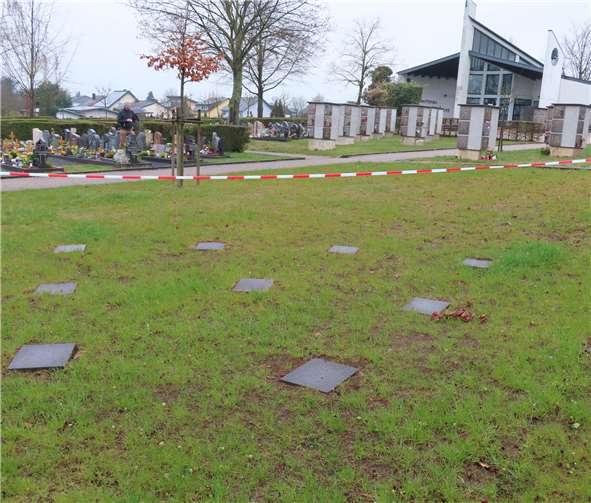 In zwei getrennten Grabfeldern werden ab sofort Urnenrasen- und Sargrasenbestattungen ermöglicht.Quelle: Ortsgemeinde Ochtendung