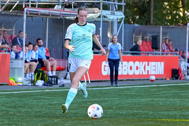 Ina Keller brachte die SG 99 bei der U20 des 1. FC Köln mit ihrem ersten Saisontor in Führung. Für die Andernacherin war es zugleich der erste Treffer in der 2. Frauen-Bundesliga.