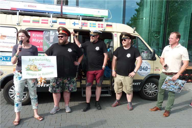 Ina Rohlandt, Geschäftsführerin des Koblenzer Hospizvereins,freute sich über die Spende in Höhe von 5.000 Euro. Fotos: FRE