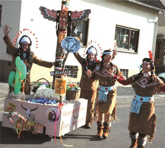 Indianer auf der Suche nach dem Ahrsteig.UM