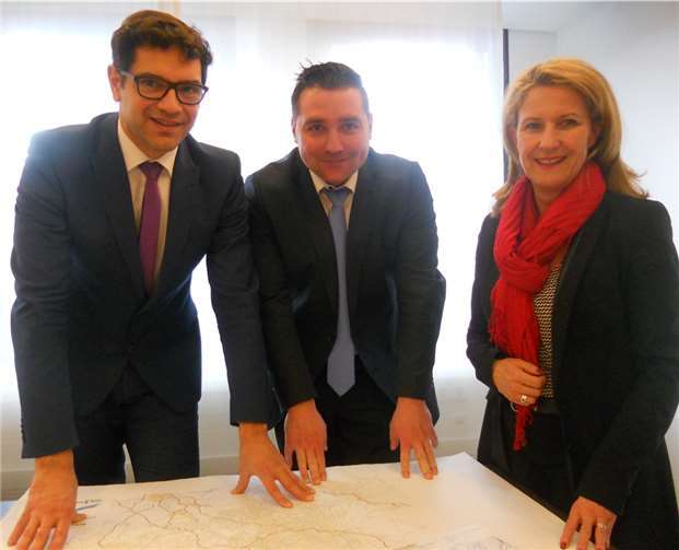 Informierten sich über den aktuellen Stand der Planungen: v.r.n.l.: Staatssekretärin Heike Raab, Landtagsabgeordneter Benedikt Oster bei Staatssekretär Professor Dr. Salvatore Barbaro. privat