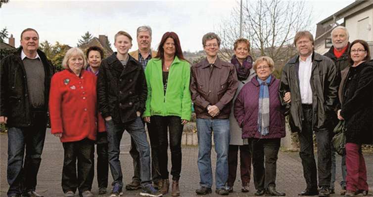 Informierten sich vor Ort: (V.l.) Dieter Bleidt, Doris Szwed, Christine Gallert, Patrick Teichmann, Uwe Preis, Claudia Jungbluth, Kurt Hoffmann, Renate Hoffmann, Ingrid Stühn, Willi Marmé, Sigurd Remy und Petra Grabis.  privat