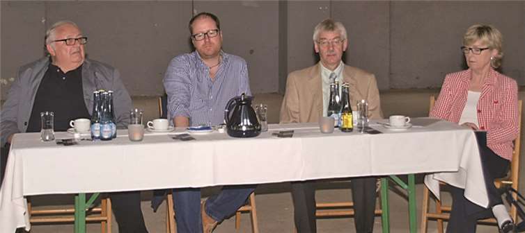 Informierten über das Programm (v.l.) Karl-Jürgen Wilbert (Rotary-Mitglied), Universitätsmusikdirektor Ron-Dirk Entleutner, Bürgermeister Michael Syré und Barbara Harnsichfeger (Moderatorin beim Benefizkonzert).US