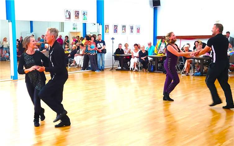 Inge Hatzmann und Michael Schmitt sind in die S-Klasse aufgestiegen. Quelle: Redoute