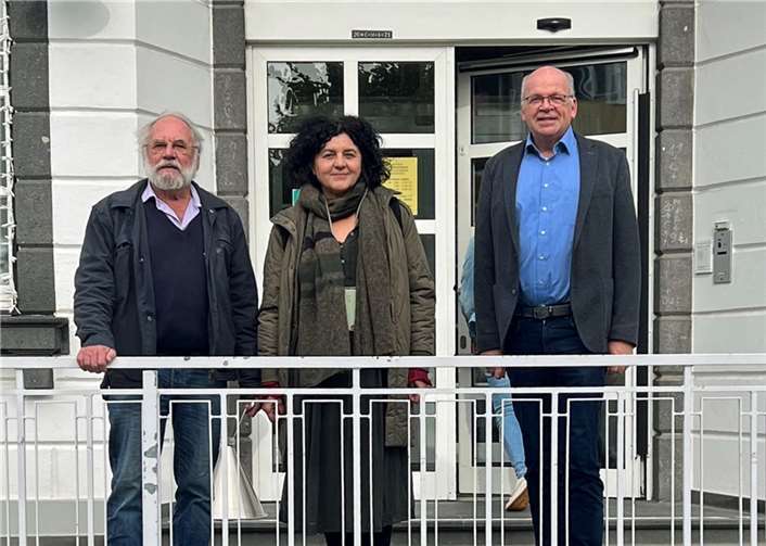 Ingo Binnewerg, Daniela Iwanova und Hardy Rehmann von der BI Ahrflut.  Foto: Ute Eden