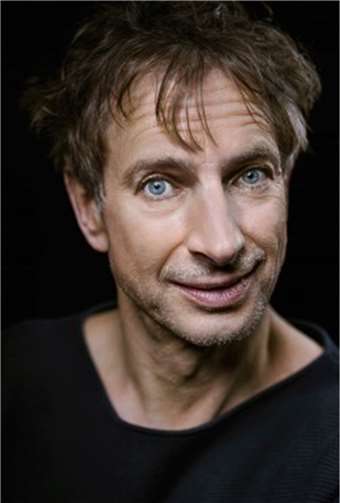 Ingolf Lück ist in einer musikalischen Taxifahrt mit dem Titel „Brauchen Sie ne Quittung“ zu sehen. Foto: Schlosstheater