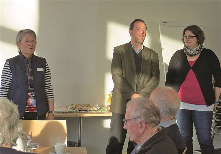 Ingrid Mecklenburg, Leiterin der Betreuungsgruppe des SNW; Diakon Bernhard Stahl und Christiane Böttcher begrüßten die Gäste herzlich. privat