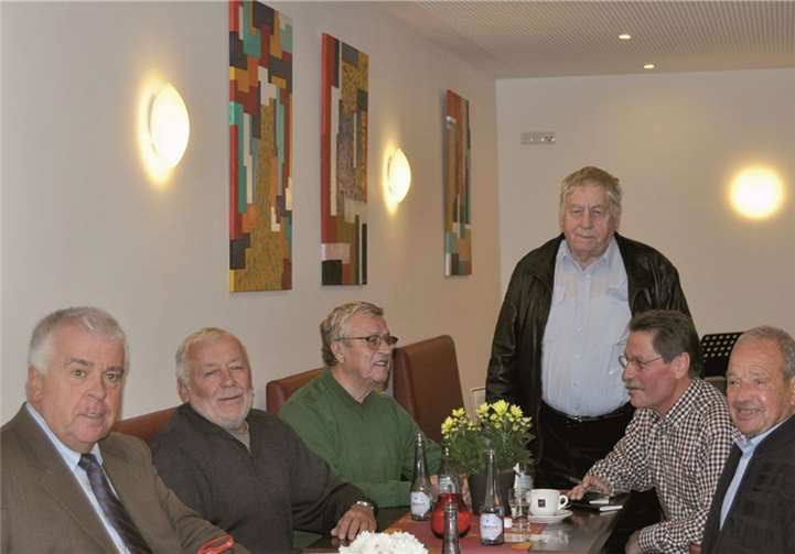 Initiatoren der „Breisiger Verzällche“. (v.l.n.r.): MdL Guido Ernst, Egon Lammerich, Kurt Schlaenberg, Waldi Fabritius, Robert Hoss, Franz Köhler. FA