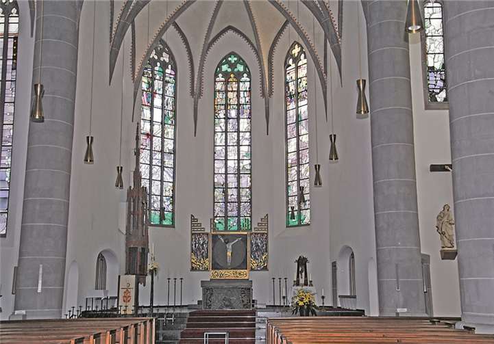 Innenansicht der Clemenskirche. Stadt Mayen