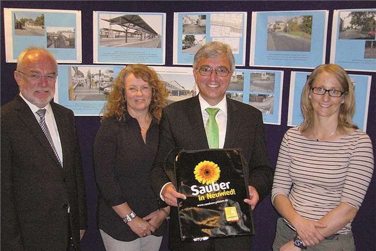 Innenminister Roger Lewentz bei der „Verkehrssicherheitsmesse 60 plus“