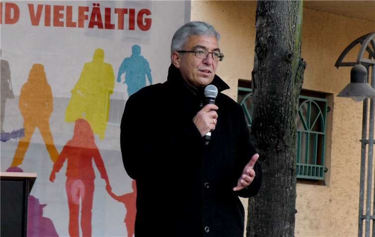 Innenminister Roger Lewentz war als Vertreter der Landesregierung in Remagen zu Gast.