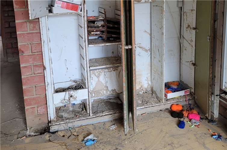 Nach der Flut: Eltern von Förderschülern sind sauer Innenräume der Levana-Schule. Foto: privat